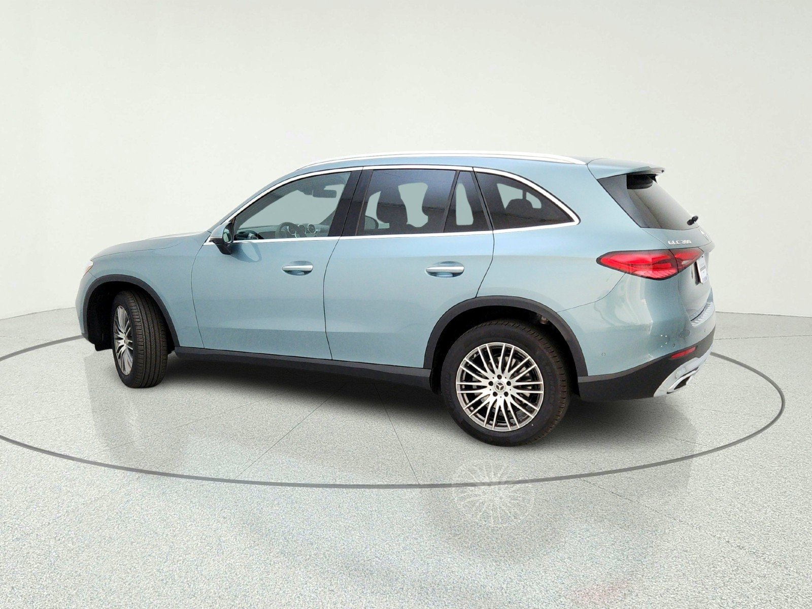 New 2026 Verde Silver Metallic Mercedes-Benz GLC 300 SUV image 13