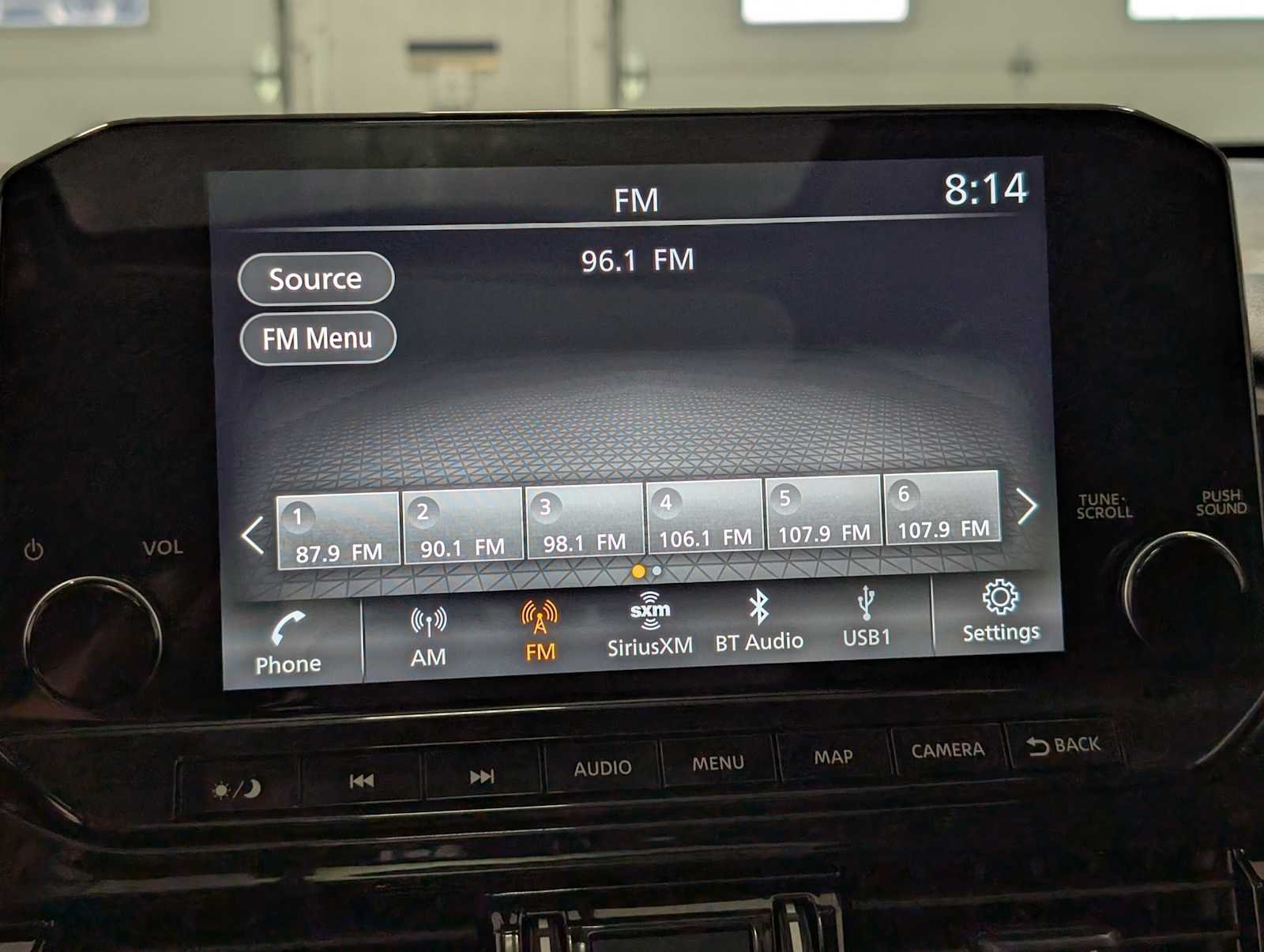 Used 2024 Pearl White Tricoat Nissan SL image 26