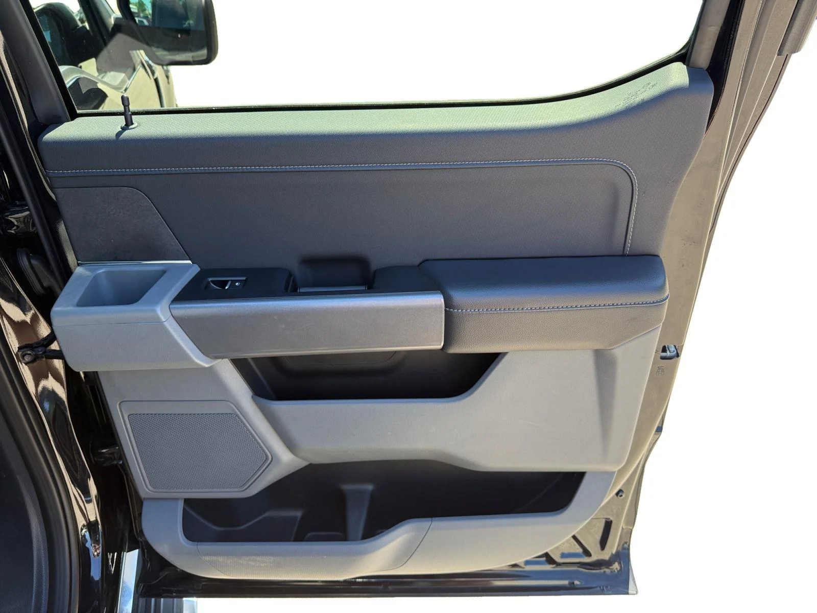 Used 2025 Agate Black Ford XLT image 22
