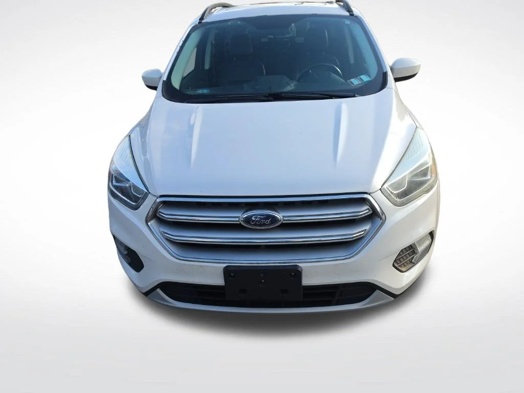 Used 2017 White Platinum Clearcoat Metallic Ford SE image 2