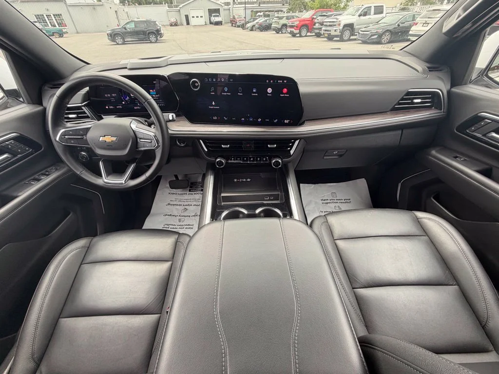 Used 2025 Summit White Chevrolet LT image 22