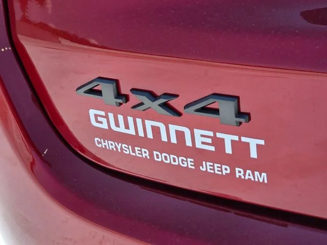 New 2026 Red Hot Pearl-Coat Exterior Paint Jeep Latitude image 29