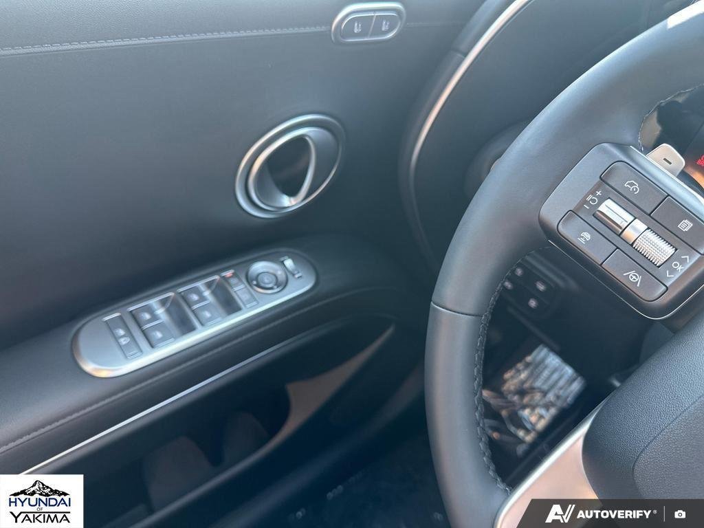 2026 Hyundai Palisade Limited - Photo 17