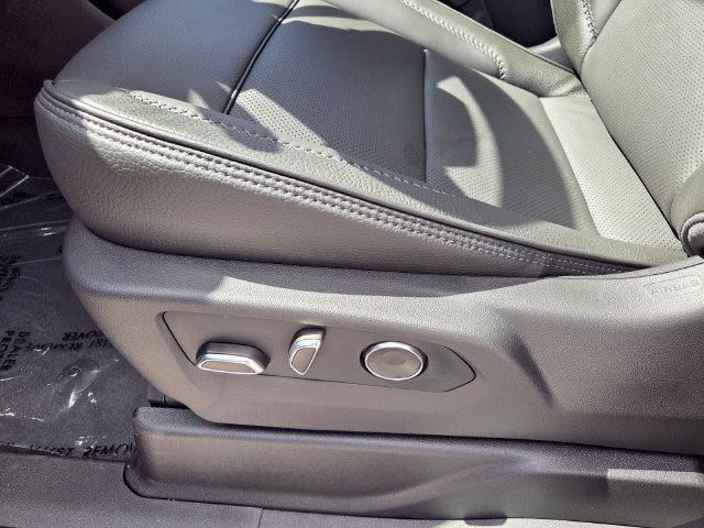 2026 GMC Yukon Denali - Photo 7