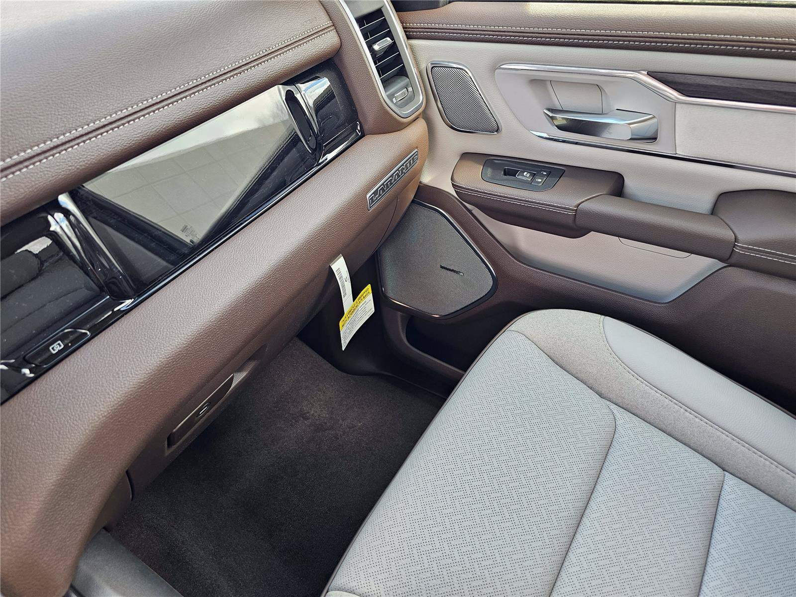 New 2026 Ivory White Tri-Coat Pearlcoat Ram Laramie image 30
