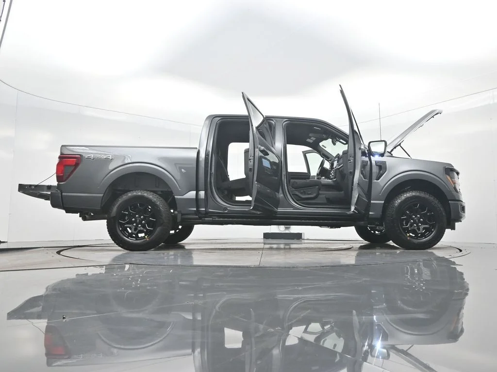 New 2026 Carbonized Gray Metallic Ford XLT image 47