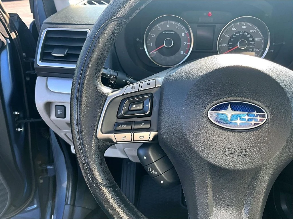 Used 2016 Blue Subaru 2.5i Premium image 17