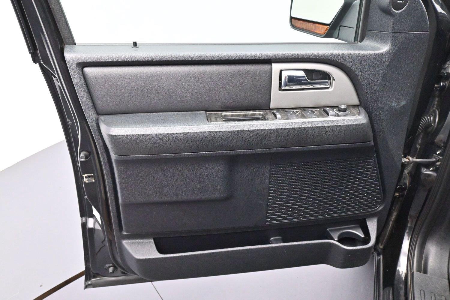 Used 2015 Tuxedo Black Metallic Ford Limited image 13