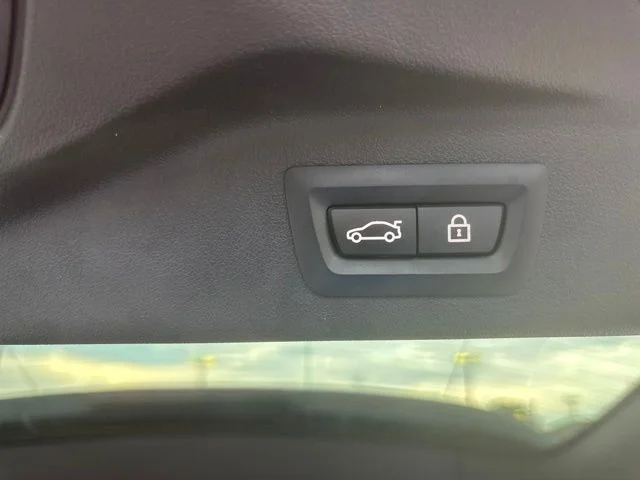 Used 2023 Black BMW xDrive40i image 19