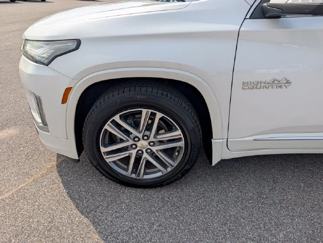 Used 2022 Beige Chevrolet High Country image 29