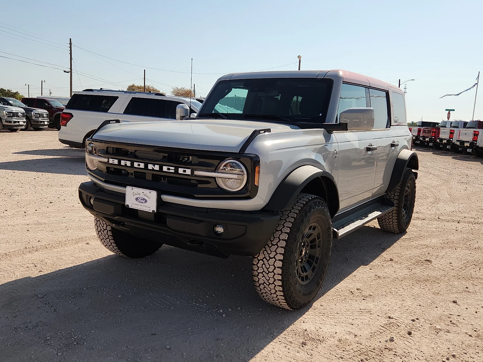 New 2026 Avalanche Gray Ford Outer Banks image 3