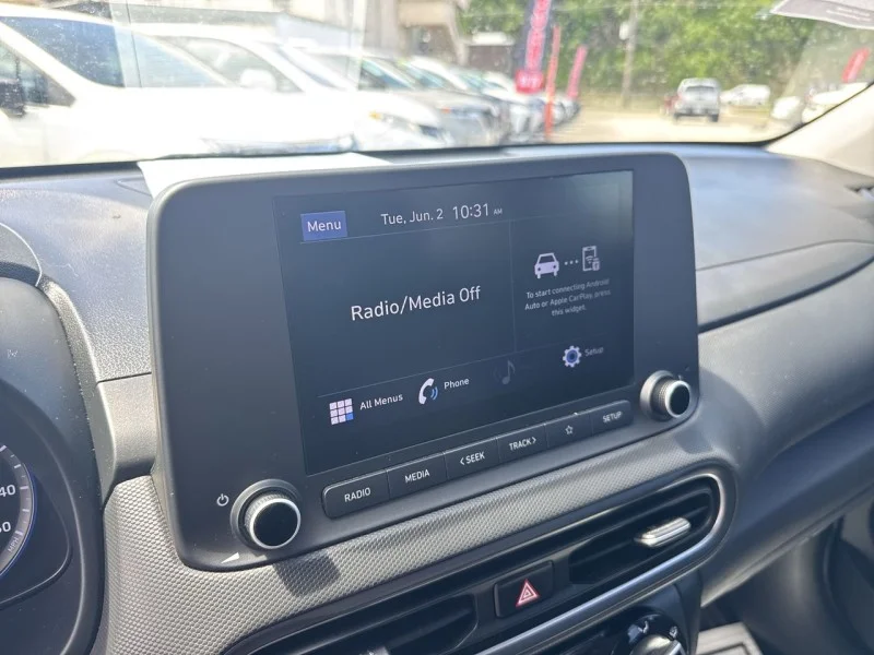 Used 2022 Gray Hyundai SE image 20