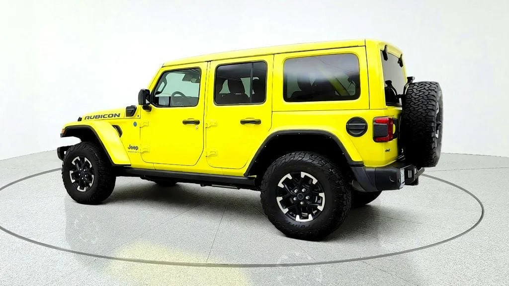 Used 2024 High Velocity Clearcoat Jeep Rubicon X 4x4 w/ Sky One-Touch Power Top & Nappa Leathe image 7