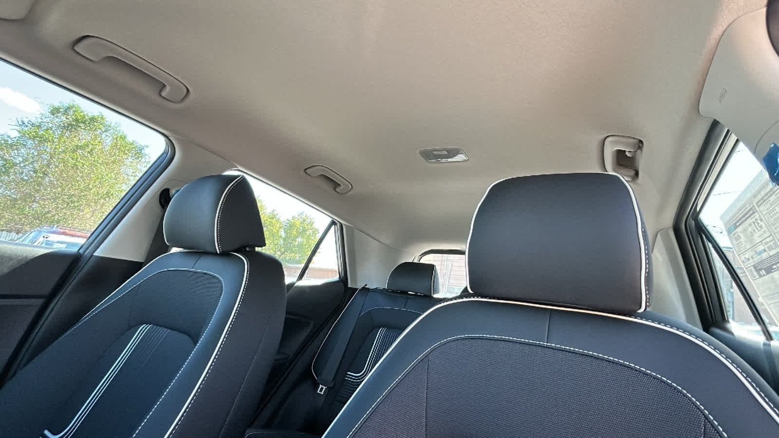 New 2026 Ecotronic Gray w/Black Roof Hyundai SEL w/Two-Tone Roof image 11