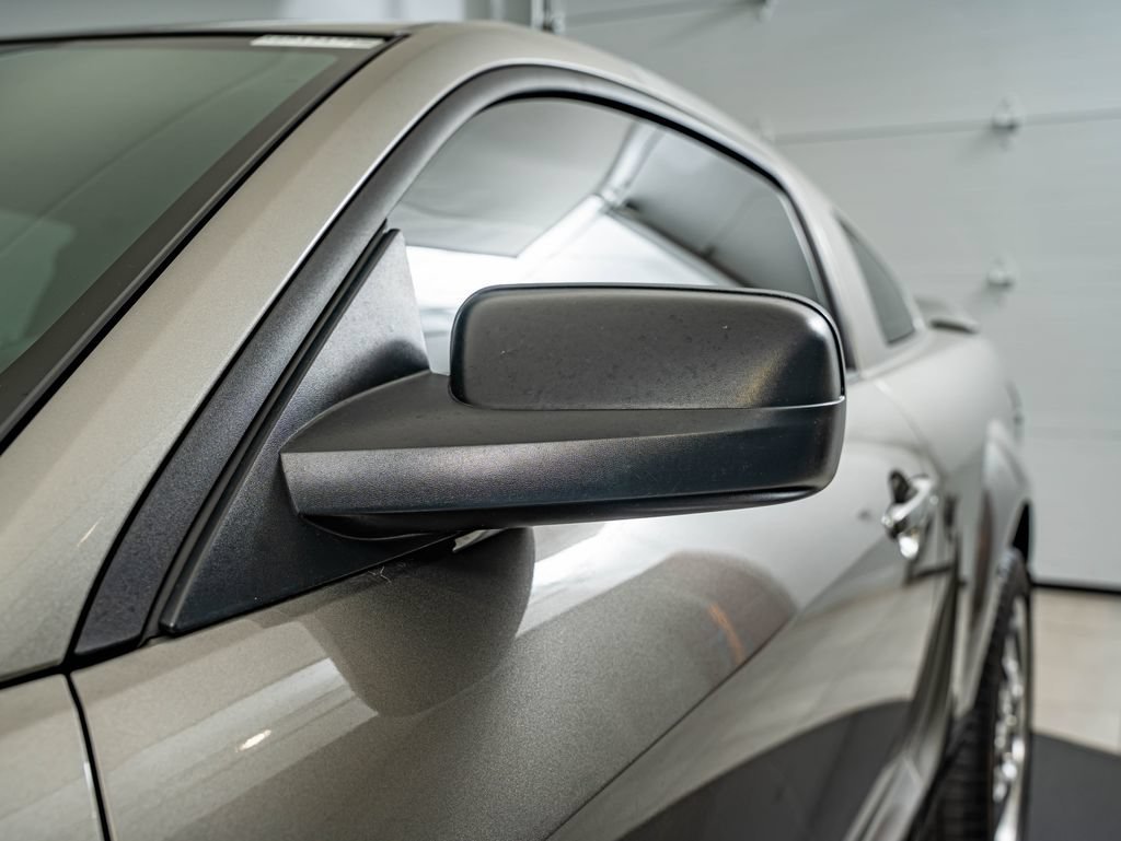 Used 2009 Vapor Silver Clearcoat Metallic Ford Shelby GT500 image 9