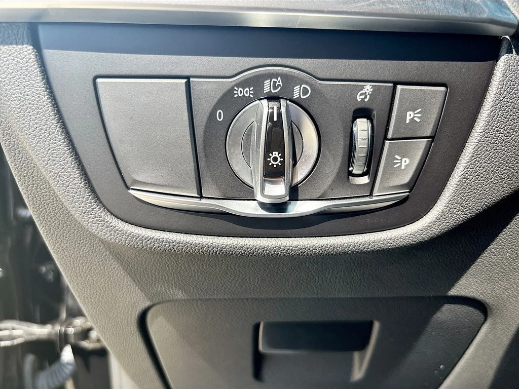 Used 2024 Jet Black BMW sDrive30i image 38