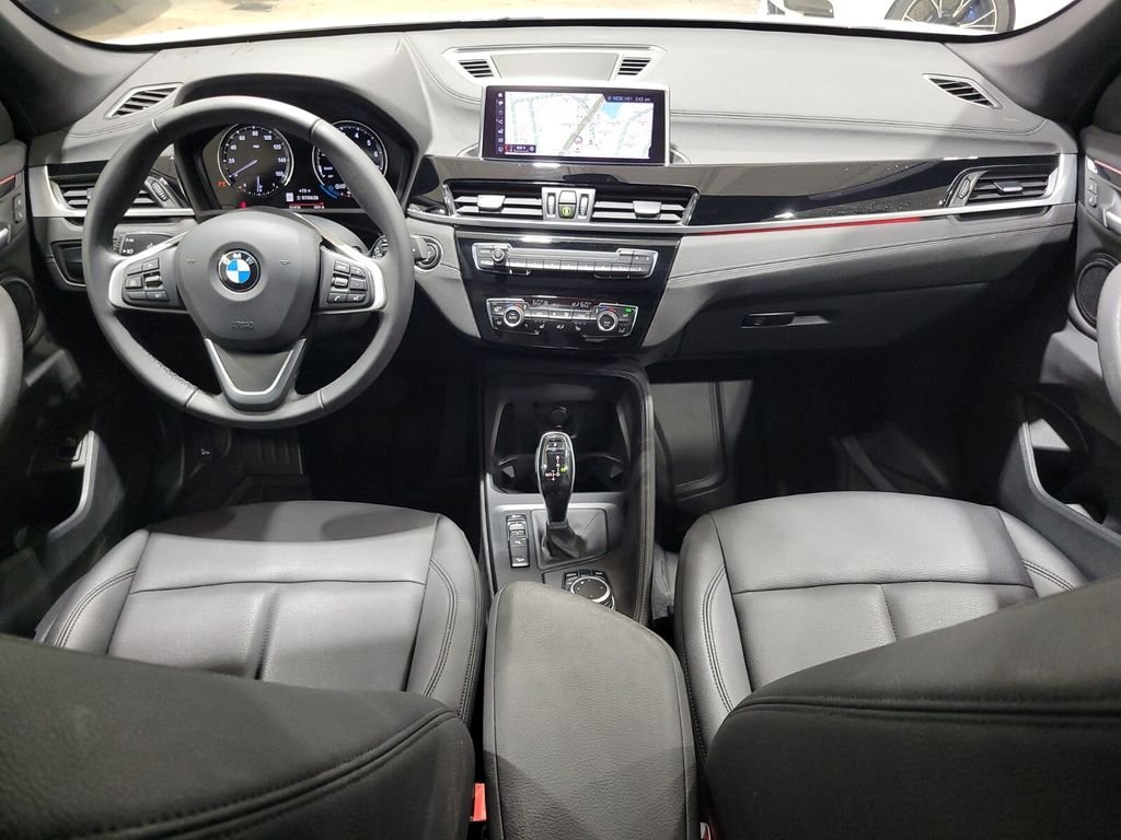 Used 2022 White BMW xDrive28i image 14