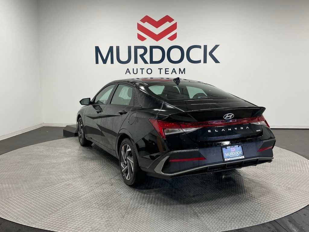 New 2025 Abyss Black Hyundai SEL Sport image 11