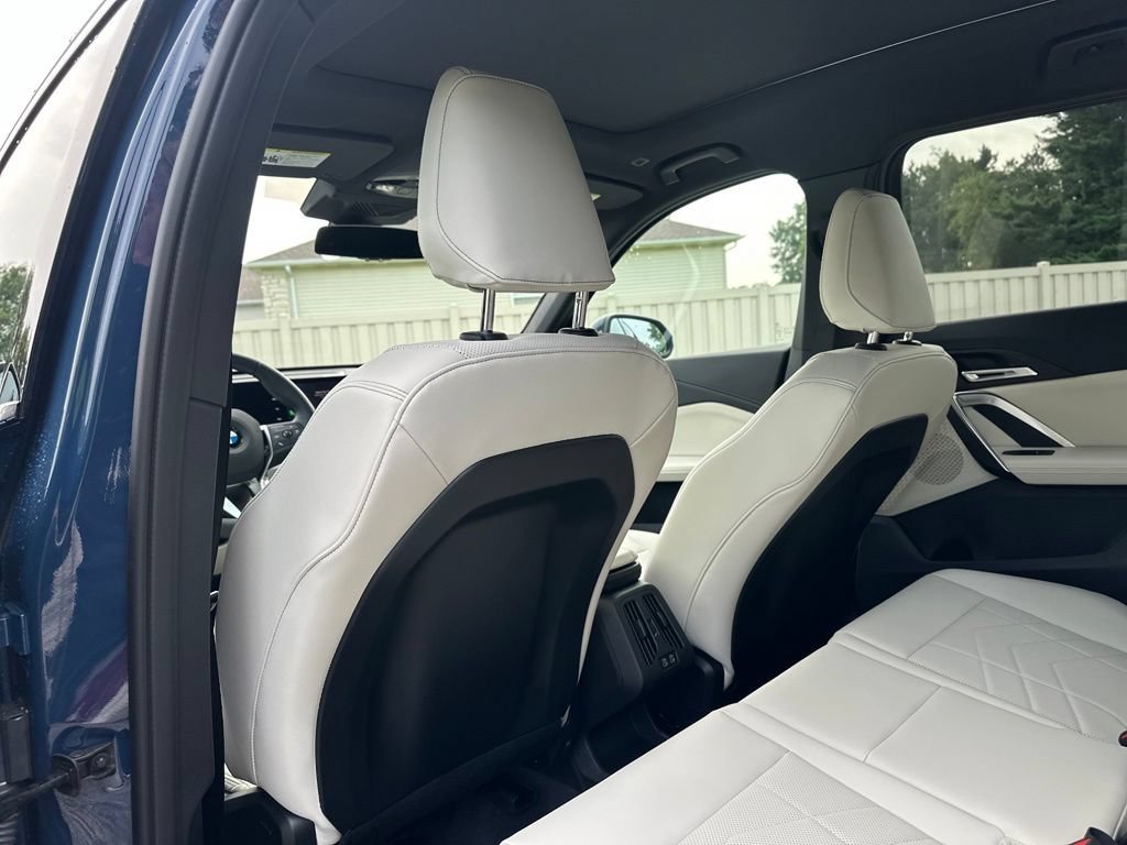 New 2027 Night Dusk Blue Metallic BMW  image 23
