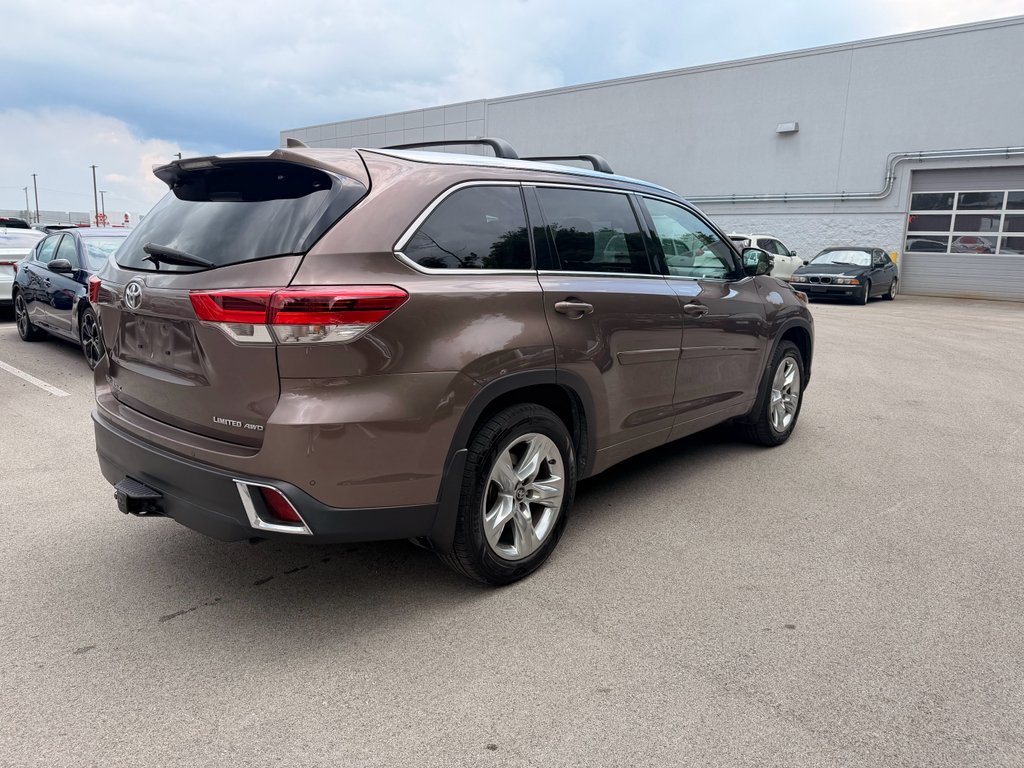 Used 2019 Toasted Walnut Pearl Toyota Limited image 4