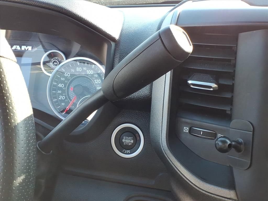 2023 RAM 3500 - Image 18