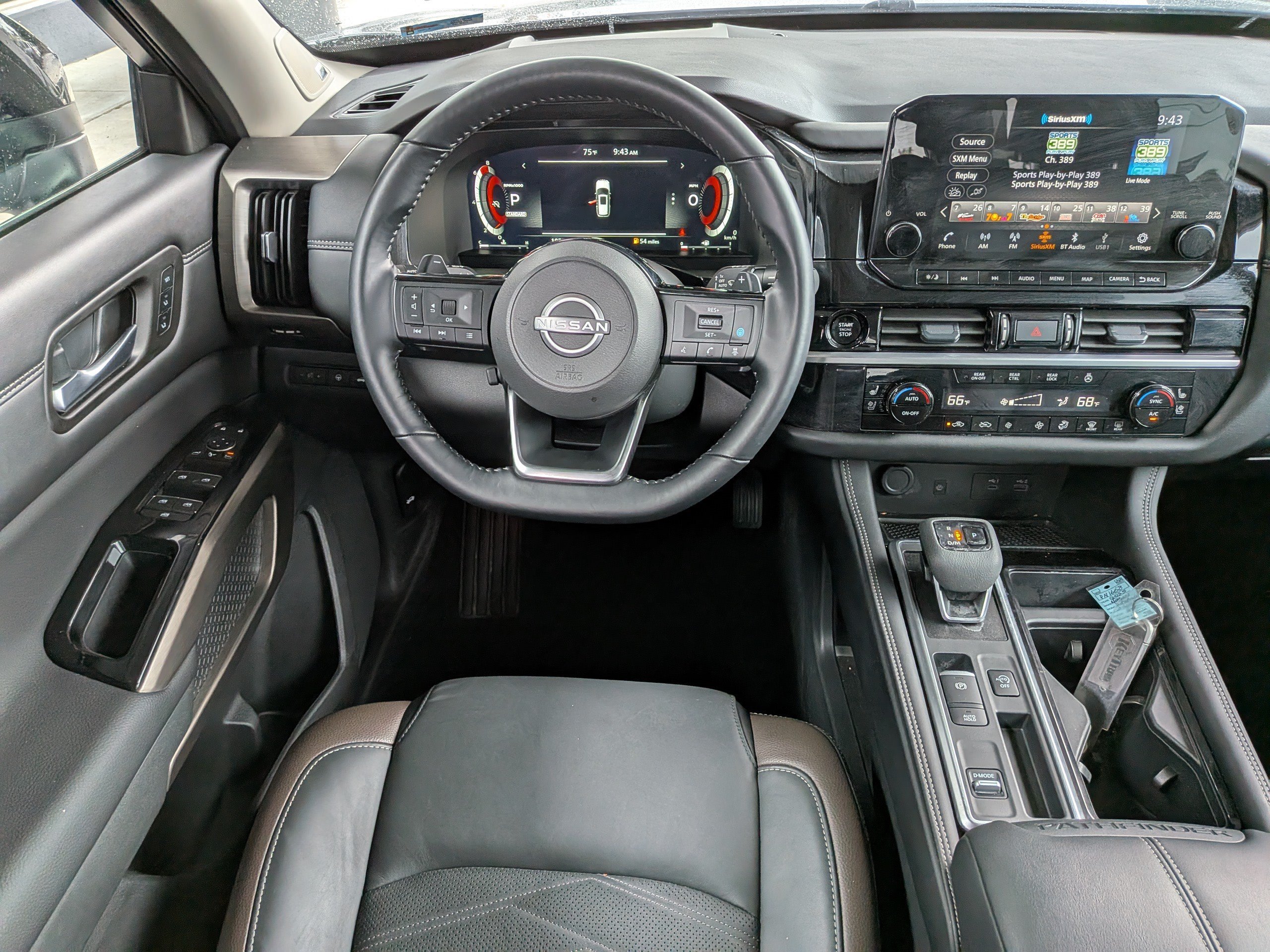 Used 2025 Gray Nissan Platinum image 12