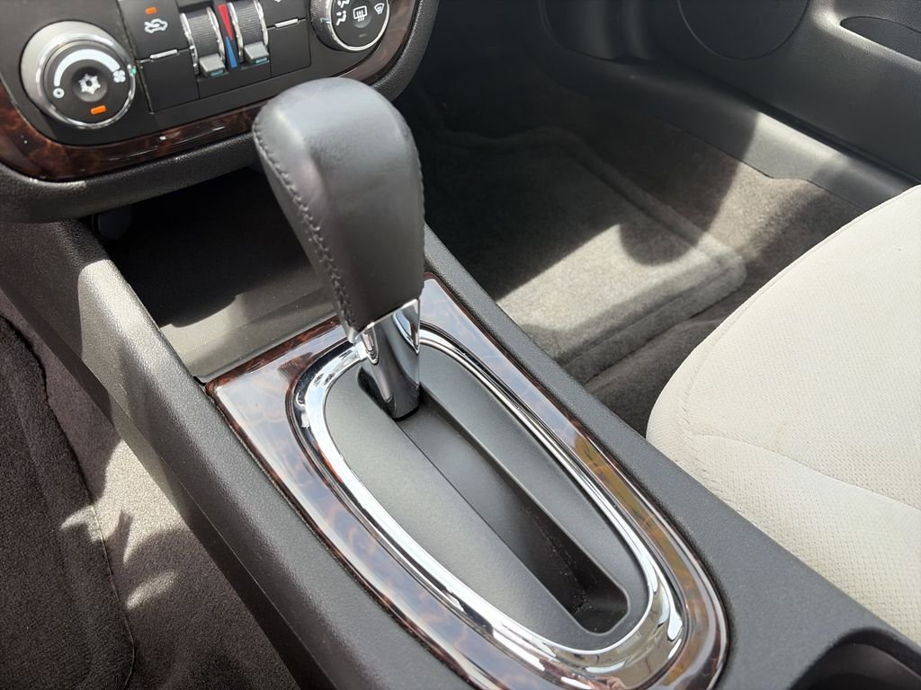 Used 2013 Gray Chevrolet LT image 24