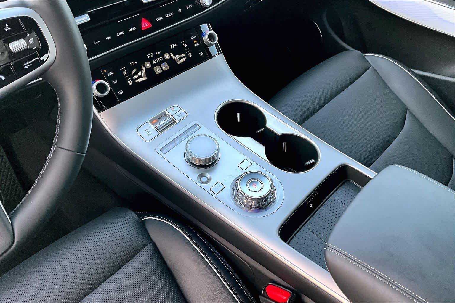 Used 2026 Savile Silver Genesis 2.5T Advanced image 17