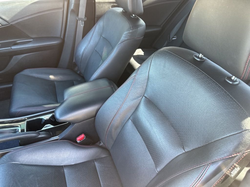 Used 2017 Honda Accord Sport SE with VIN 1HGCR2F15HA166729 for sale in Hutchinson, KS