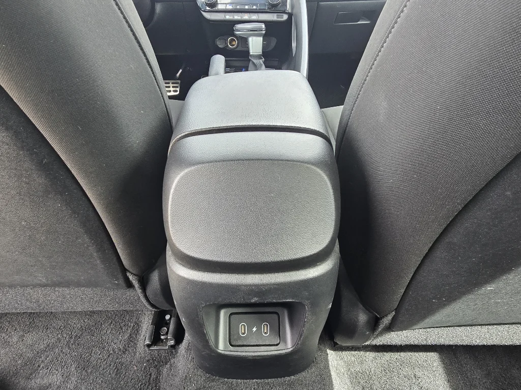 Used 2025 Intense Blue Hyundai SEL Sport image 29