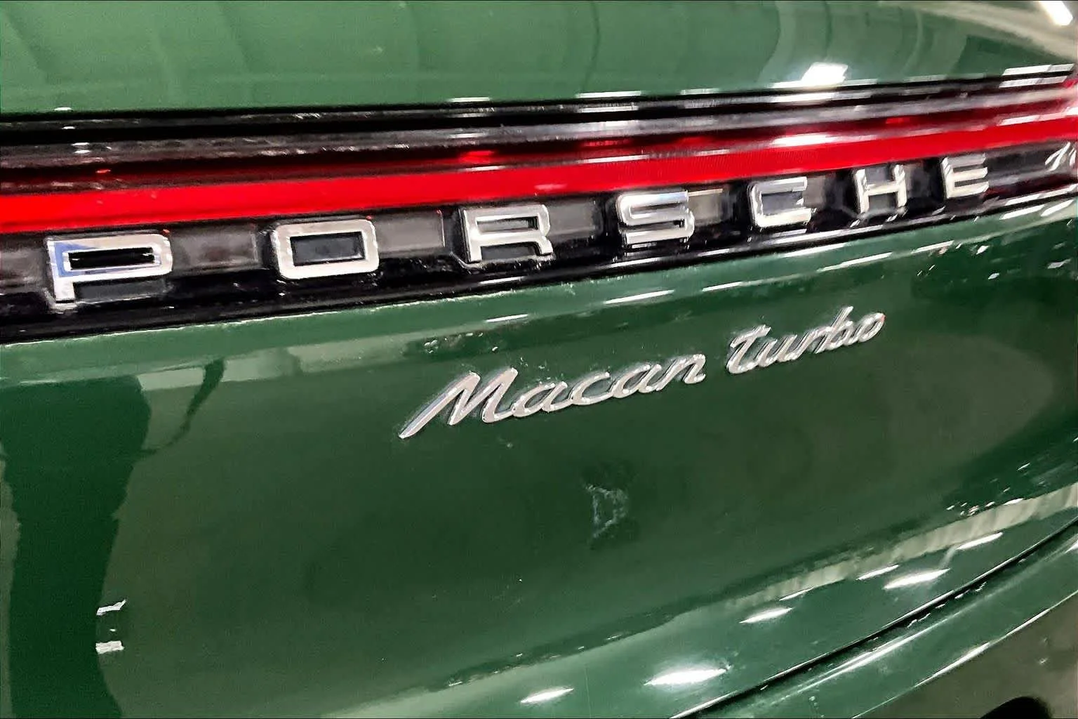 Used 2020 Mamba Green Metallic Porsche Turbo image 10