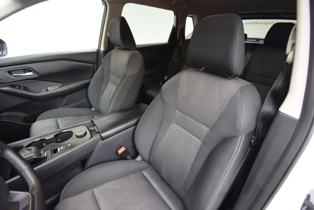 Used 2025 Everest White Pearl Nissan SV image 14