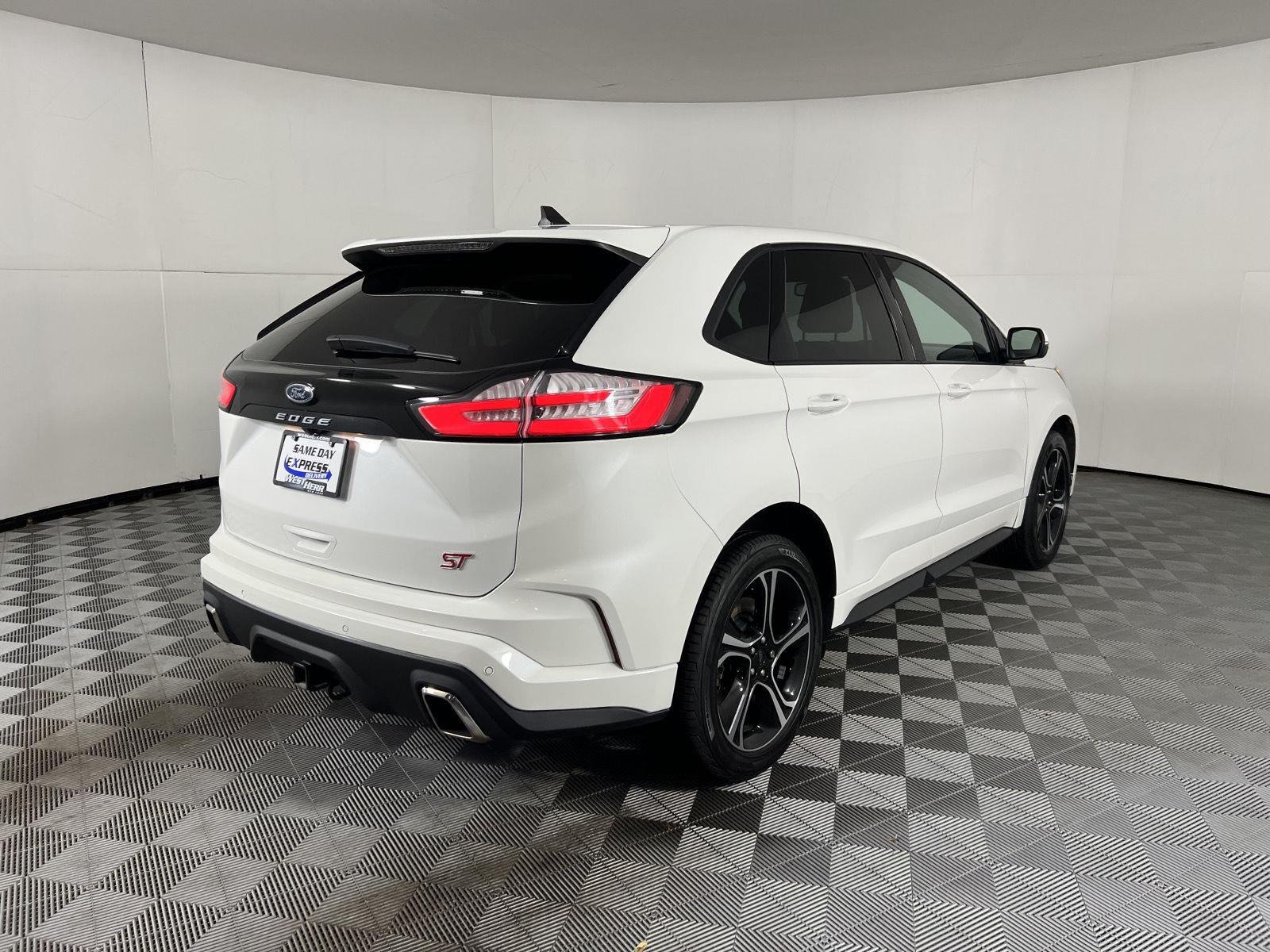 Used 2023 Star White Metallic Tri-Coat Ford ST image 11