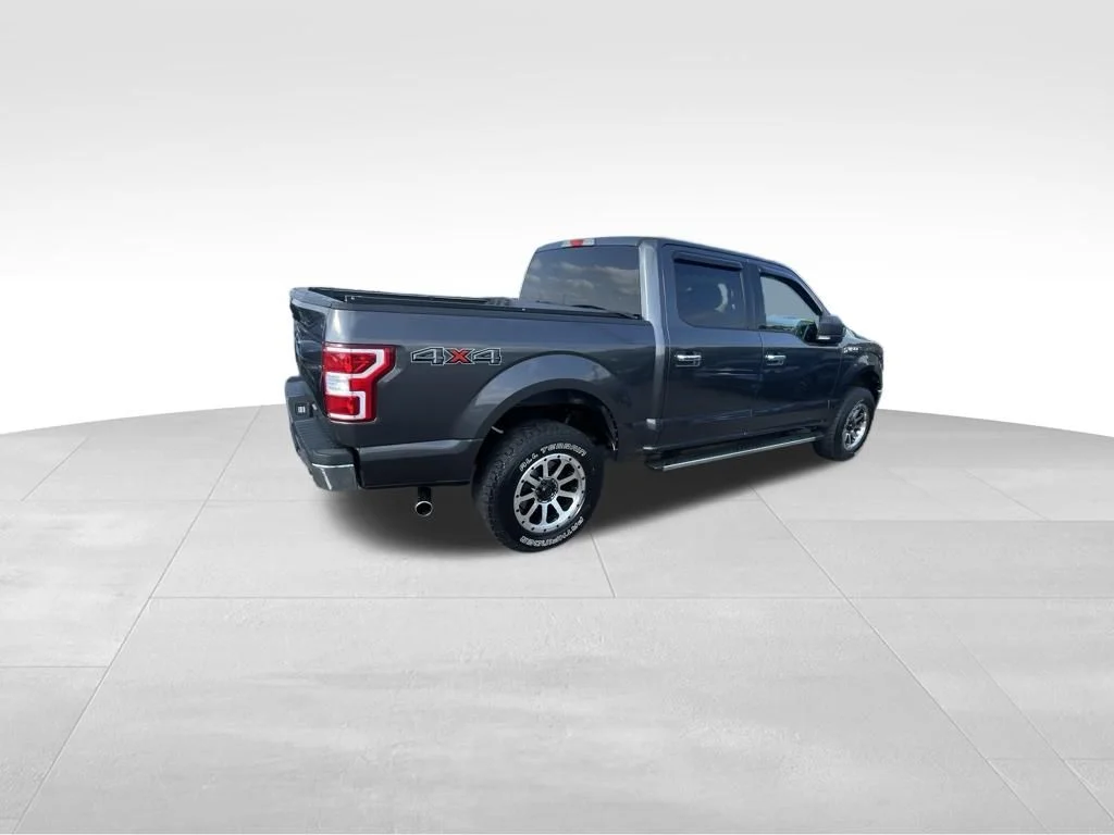 Used 2018 Gray Ford XLT image 18