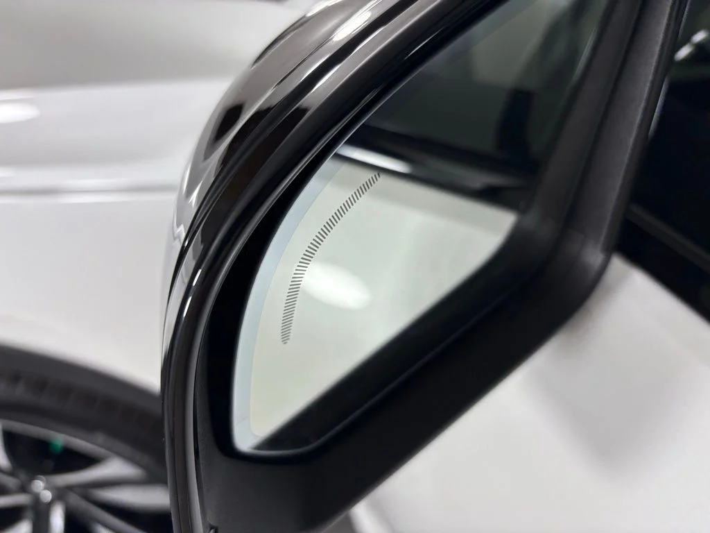 2026 Volvo XC40 Ultra - Photo 13