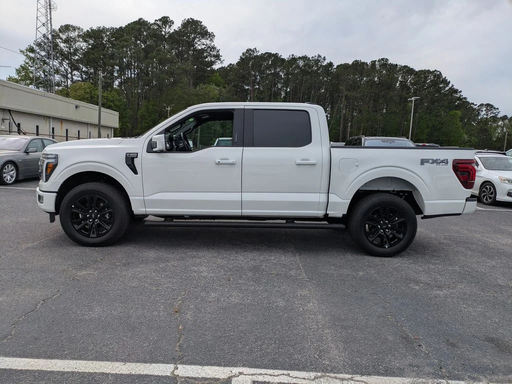 New 2026 Star White Metallic Tri-Coat Ford Platinum image 7