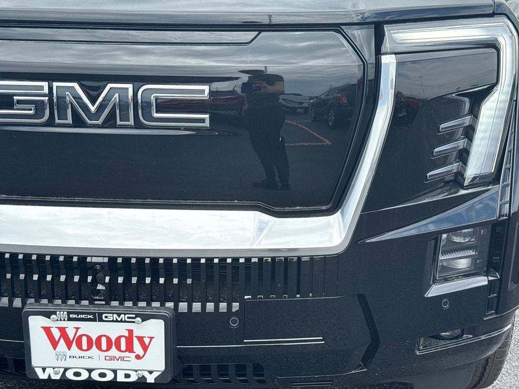 2025 GMC Sierra EV Denali - Photo 11