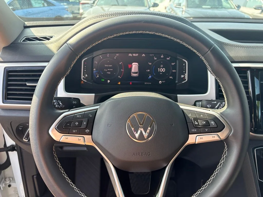 Used 2023 Pure White Volkswagen 3.6L V6 SE w/Technology image 14
