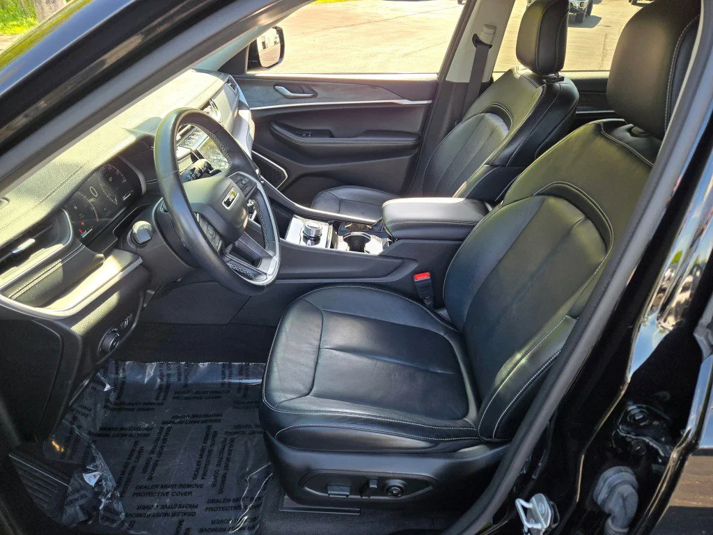 Used 2021 Black Jeep Limited 4x4 image 24