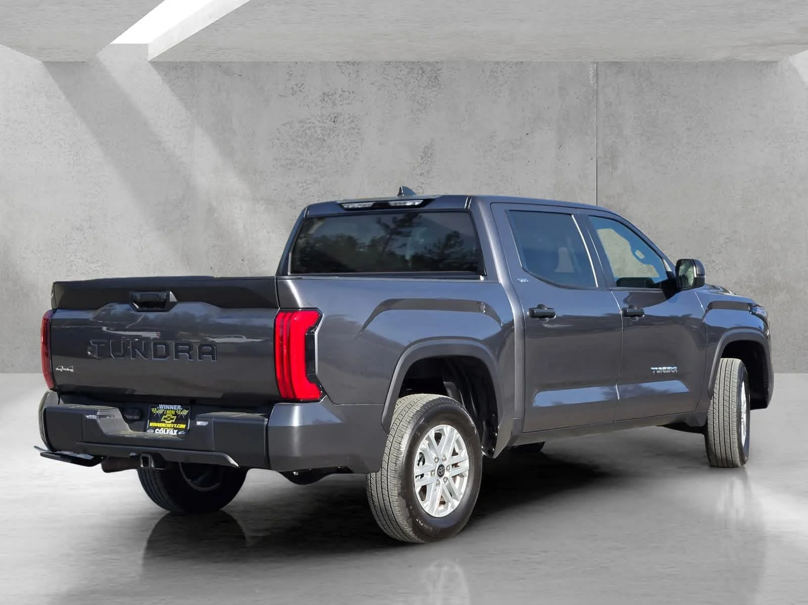Used 2024  Toyota SR5 image 4