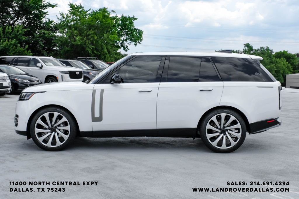 New 2026 Fuji White Land Rover SE image 11