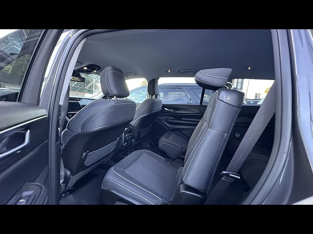 Used 2023 Gray Jeep Laredo image 6