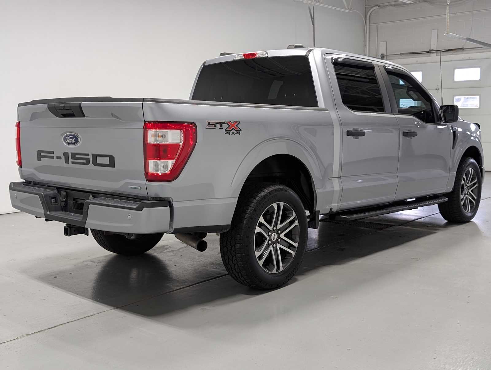Used 2023 Iconic Silver Metallic Ford XL image 8