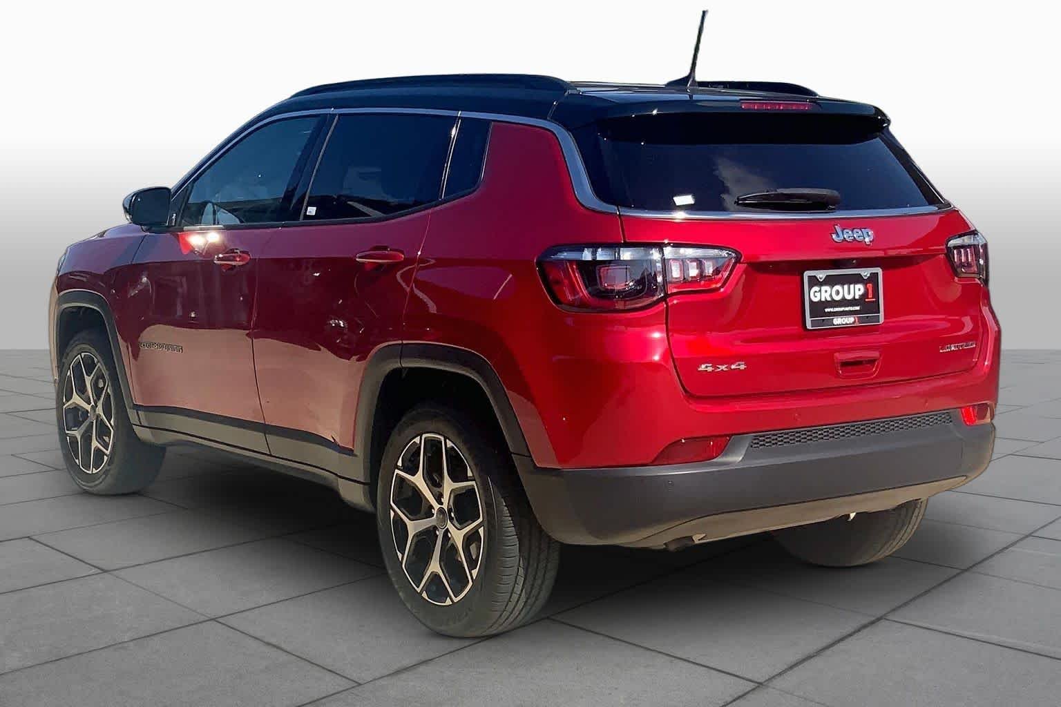 Used 2025 Red Hot Pearlcoat Jeep Limited image 12