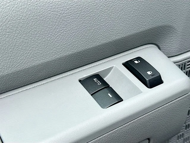 New 2026 Oxford White Ford Base image 12