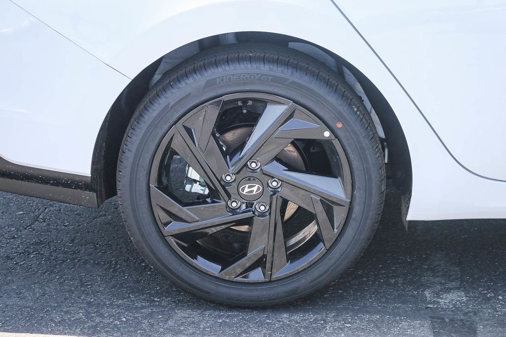 New 2026 White Hyundai SEL Sport image 9