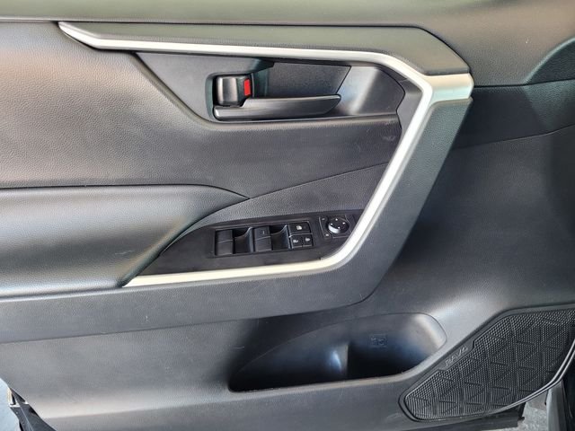 2024 Toyota RAV4 LE - Photo 18