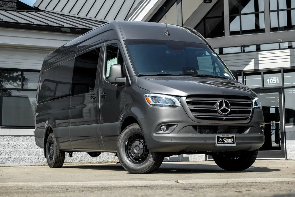 2025 Mercedes-Benz Sprinter 2500 170 WB High Roof's photo