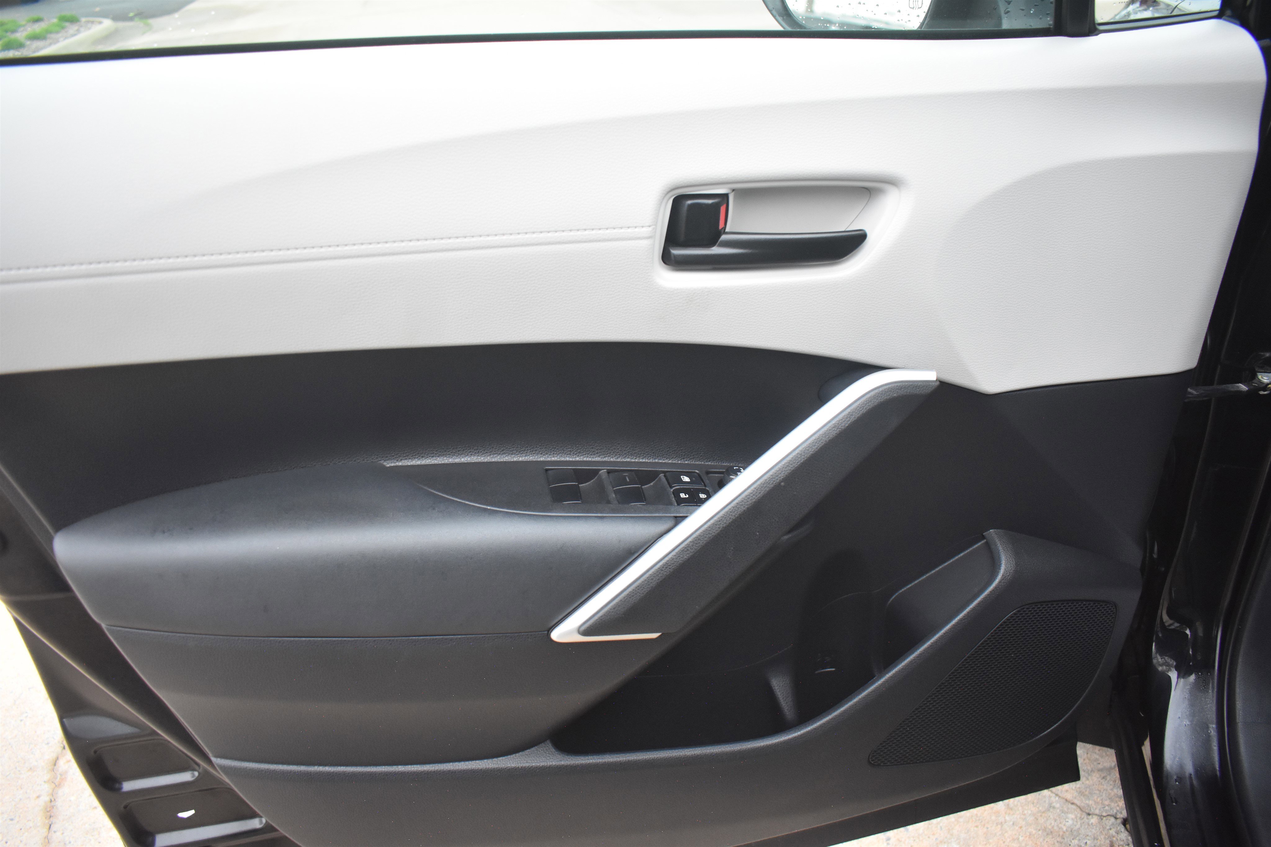 2022 Toyota Corolla Cross LE - Photo 12