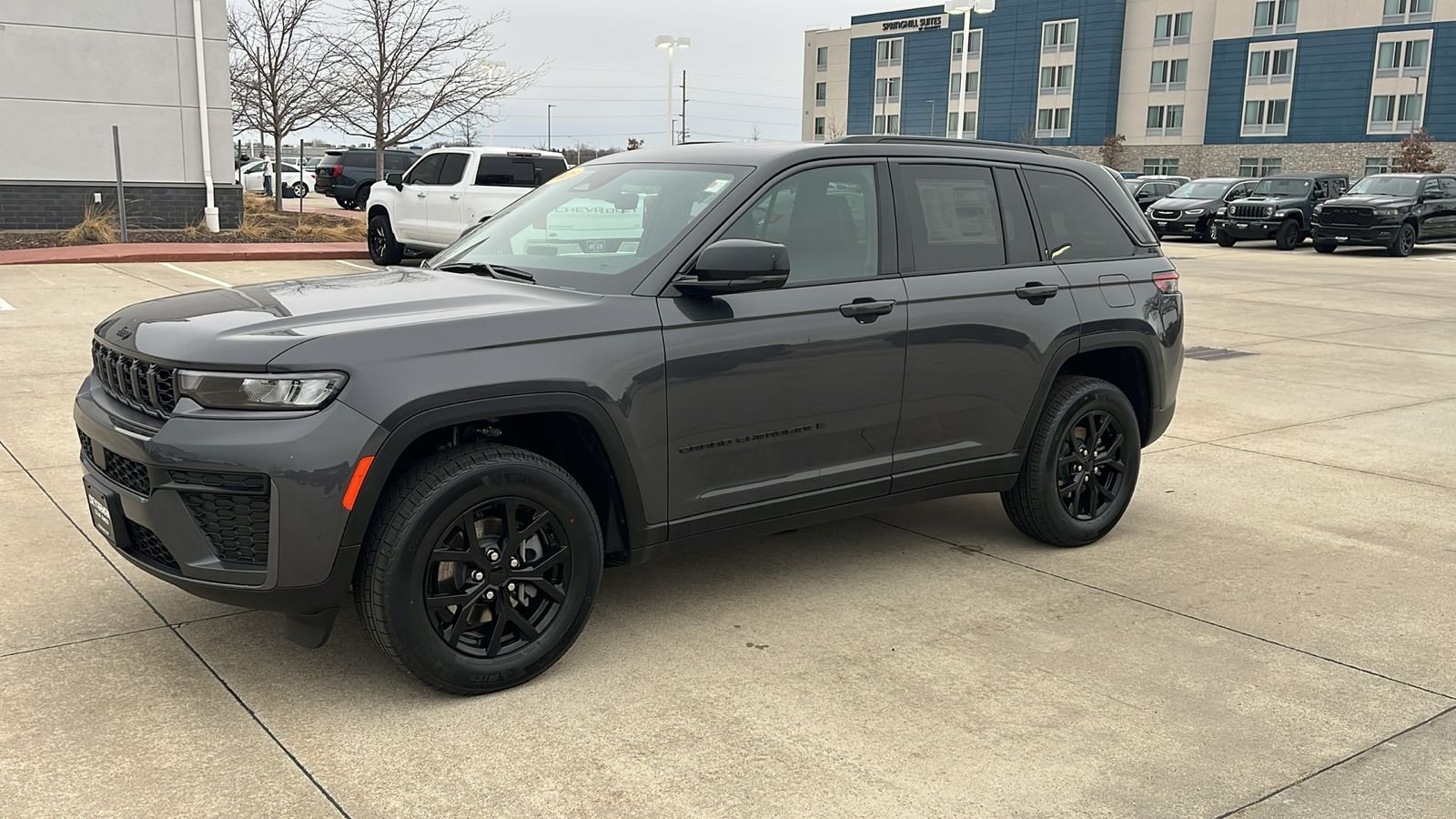 New 2026 Baltic Gray Metallic Clear-Coat Exterior Paint Jeep Altitude image 4